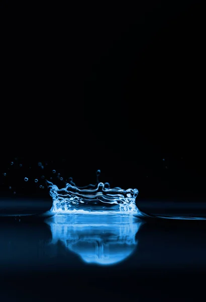 물 밝아진과 배경 파문 — 스톡 사진
