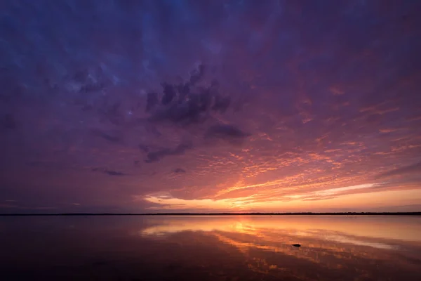 Körfezde yaz günbatımı