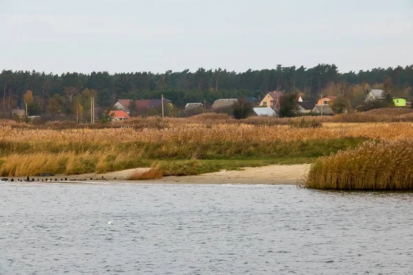 Arazide ve suda evler