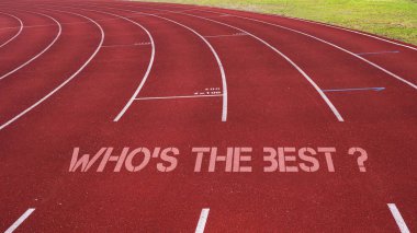 Motivasyonel teklif koşu parkuru üzerinde yazılı: Best kim?