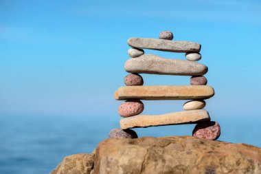 Denge içinde çakıl