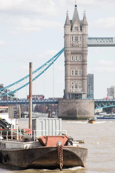 Tower Bridge Alcune Barche — Foto Stock