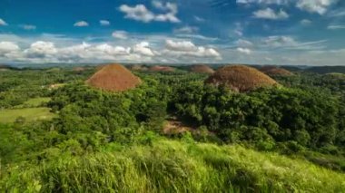 Çikolata Hills Panoraması. Bohol, Filipinler. 4 k Timelapse - Ağustos 2016, Bohol, Panglao, Filipinler