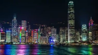 Hong Kong Victoria Limanı cityscape geceleri. 4 k Timelapse - Ağustos 2016, Hong Kong