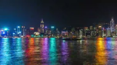 Gece Hong Kong Victoria Limanı manzarası. 4 k Timelapse - Ağustos 2016, Hong Kong