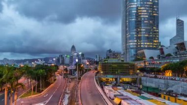 Merkezi iş bölgesi Hong Kong IFC Kulesi ile. 4 k Timelapse - Ağustos 2016, Hong Kong