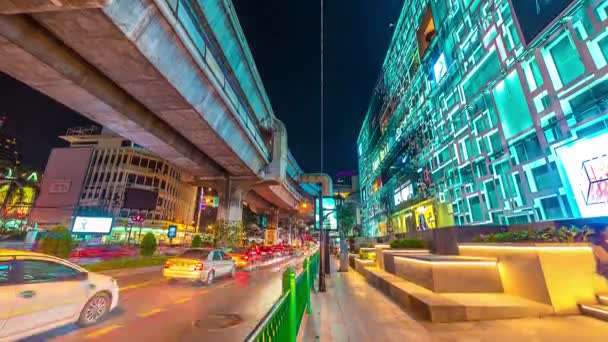 Tráfego noturno na cidade Bangkok, Tailândia. Novembro de 2016. 4K TimeLapse — Vídeo de Stock