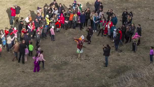 Celebrazione di Shrovetide. effigi ardenti del Carnevale. 4K TimeLapse - febbraio 2017, Shymkent, Kazakistan — Video Stock
