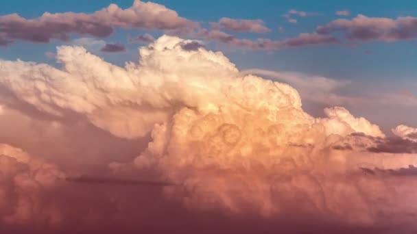 Timelapse närbild med sunset molnig himmel — Stockvideo