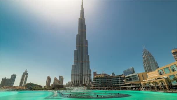 Dubai fuente movimiento timelapse de Burj Khalifa — Vídeos de Stock
