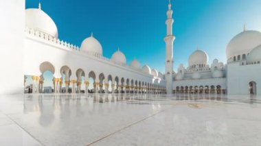Caminin ana güzel Sheikh Zayed Abu Dabi panoramik timelapse