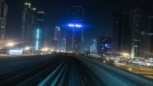 두바이 메트로의 첫 왜건의 앞유리 창에서 Timelapse — 비디오