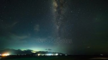 Timelapse Samanyolunun üzerinde plaj Lombok Adası, Endonezya