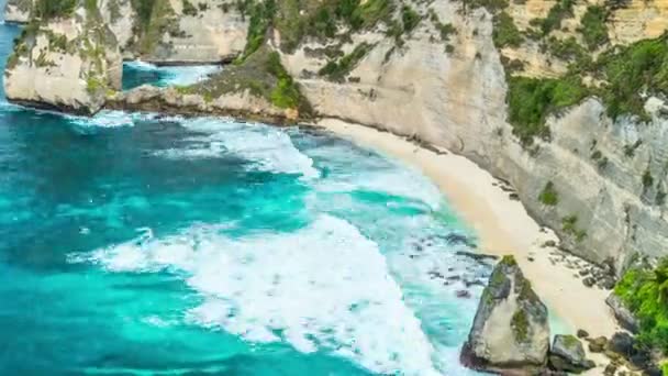 Zeitraffer versteckt atuh beach in nusa penida island, bali, indonesien — Stockvideo