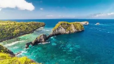 Muhteşem doğal güzellikleri ve eşsiz bir şekil Atuh, Beach Nusa Penida, Endonezya
