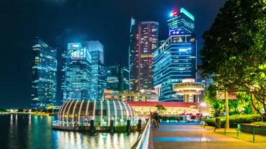 Timelapse Cityscape Singapur Skyline gece zaman. Ağustos 2017