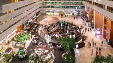 Marina Bay Sands Hotel Singapur Timelapse görünümü lüks lobi iç. Ağustos 2017