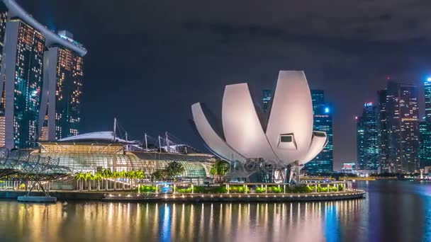 Timelapse Helix Köprüsü ve Singapur'daki gece Marina Bay Sands. Ağustos 2017 — Stok video