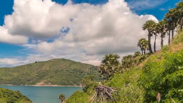 Timelapse landskap med träd, öar och blå himmel med moln i Phuket, Thailand — Stockvideo