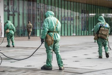 2019 Coronavirus hastalığına karşı önlem olarak halka açık bir yerde dezenfeksiyon, COVID-19