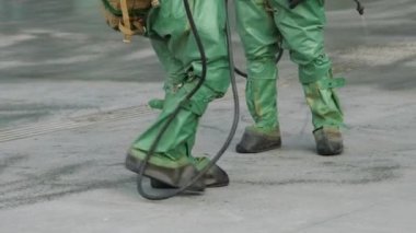 2019 Coronavirus hastalığına karşı önlem olarak halka açık bir yerde dezenfeksiyon, COVID-19. UltraHD 4K