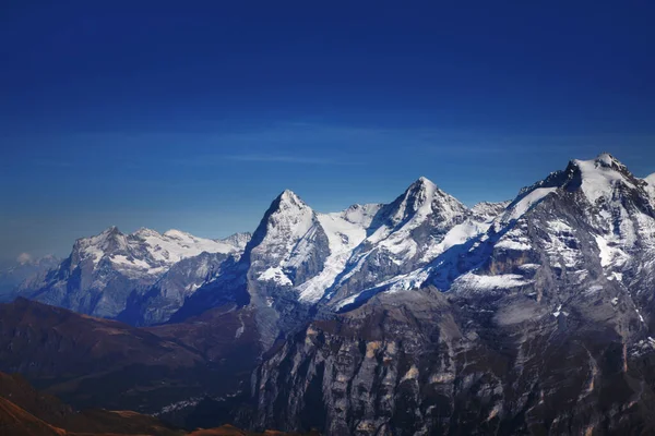 Eiger, Moench en Junfrau - drie beroemde Zwitserse bergen — Stockfoto