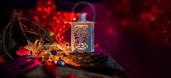 Fundos de Natal com iluminação de tecla baixa com velas — Fotografia de Stock