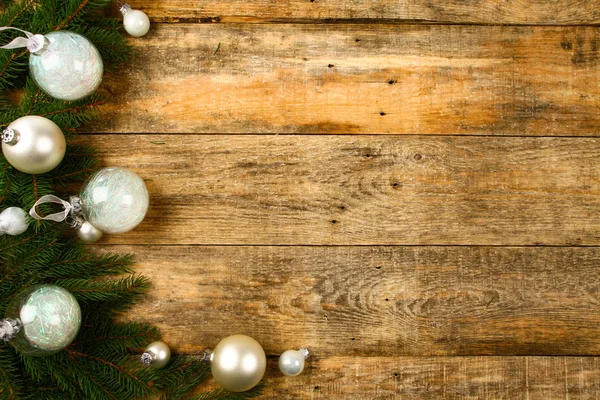Jul bakgrund med trä bakgrund, pin, jul boll — Stockfoto