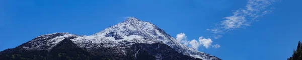 Sviçre Uri Kantonundaki Panorama Sviçre Alpleri Bulutlu Gökyüzü — Stok fotoğraf