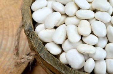 Tablo kovanın içinde fasulye