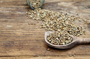 Tablo kaşık kenevir tohumu