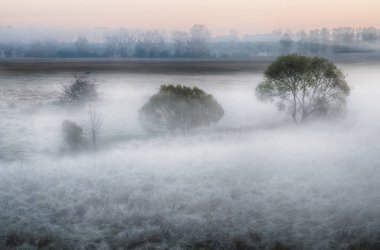 sisli sonbahar sabahı