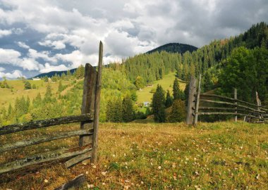Karpatlar sonbahar akşam