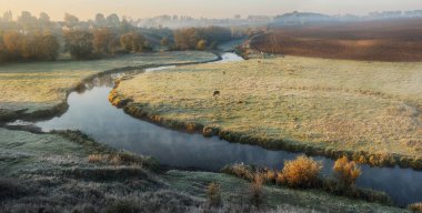 sisli sonbahar sabahı