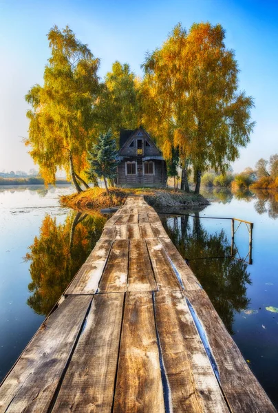 Litet hus på Holmen — Stockfoto