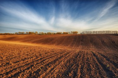 tepelik alan. dağlık bir alan üzerinde güzel bir gökyüzü