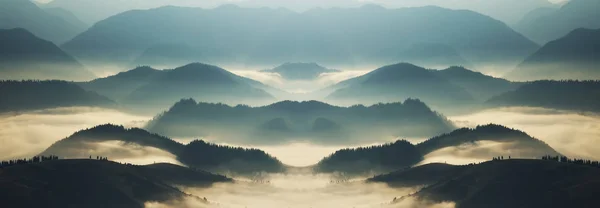 Silhouettes Mountains Autumn Morning Carpathian Mountains Foggy Dawn — Stock Photo, Image