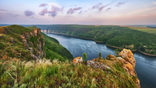 Каньон Реки Днестр Picturesque Dawn — стоковое фото