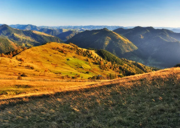Herbstabend Den Bergen Sonnenuntergang Den Karpaten — Stockfoto