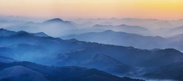 Silhouettes Mountains Foggy Autumn Morning Morning Carpathians — Stock Photo, Image