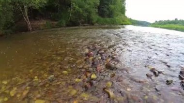 Kama Nehri, nehrin yukarısında.