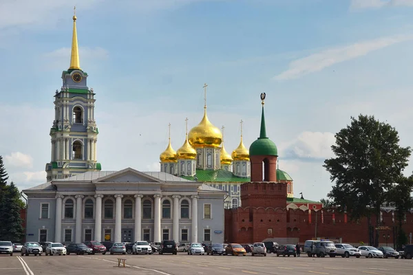 Eski Rus şehirlerinden biri olan Tula şehrinin manzarası. Kremlin ve kiliseler.