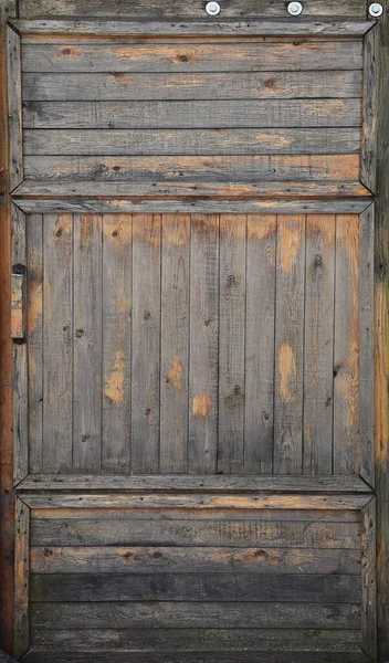Παλιά Ξύλινη Πόρτα Πύλη Βαφή Ξεφλουδίζει Και Σήψη Των Σανίδων — Φωτογραφία Αρχείου