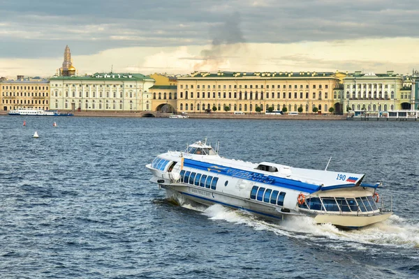 Rio Neva Cidade Hero São Petersburgo Federação Russa — Fotografia de Stock