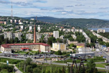 Zlatoust, Güney Urallar 'ın kalbinde tarihi ve kültürel bir şehir..