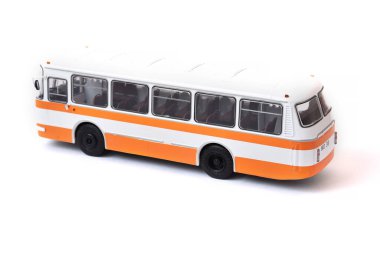 Beyaz sarı bir Rus otobüsünün ölçekli modeli. Oyuncak sarı otobüs