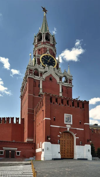 O Kremlin de Moscovo. Torre Spasskaya com sinos. Rússia — Fotografia de Stock