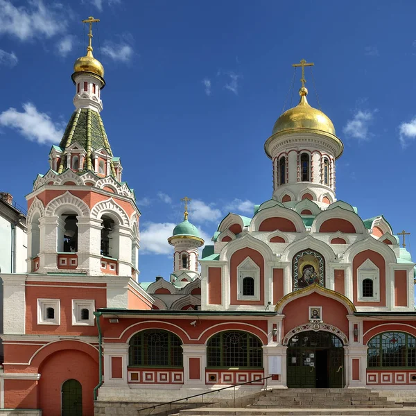 Казанский собор на Красной площади в Москве — стоковое фото