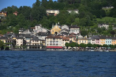 Maggiore Gölü manzarası, İtalya