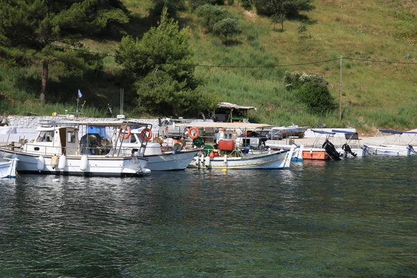 フィスカルドの小さな港にあるボート — ストック写真